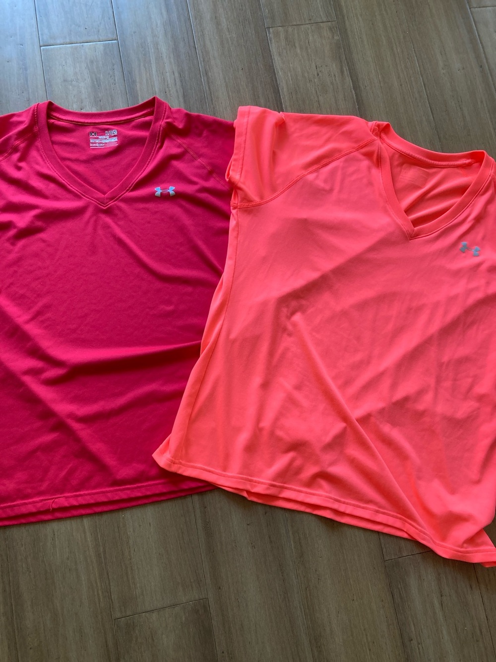Under Armour Women's Size XL V-Neck Active Tees in Hot Pink and Neon Coral